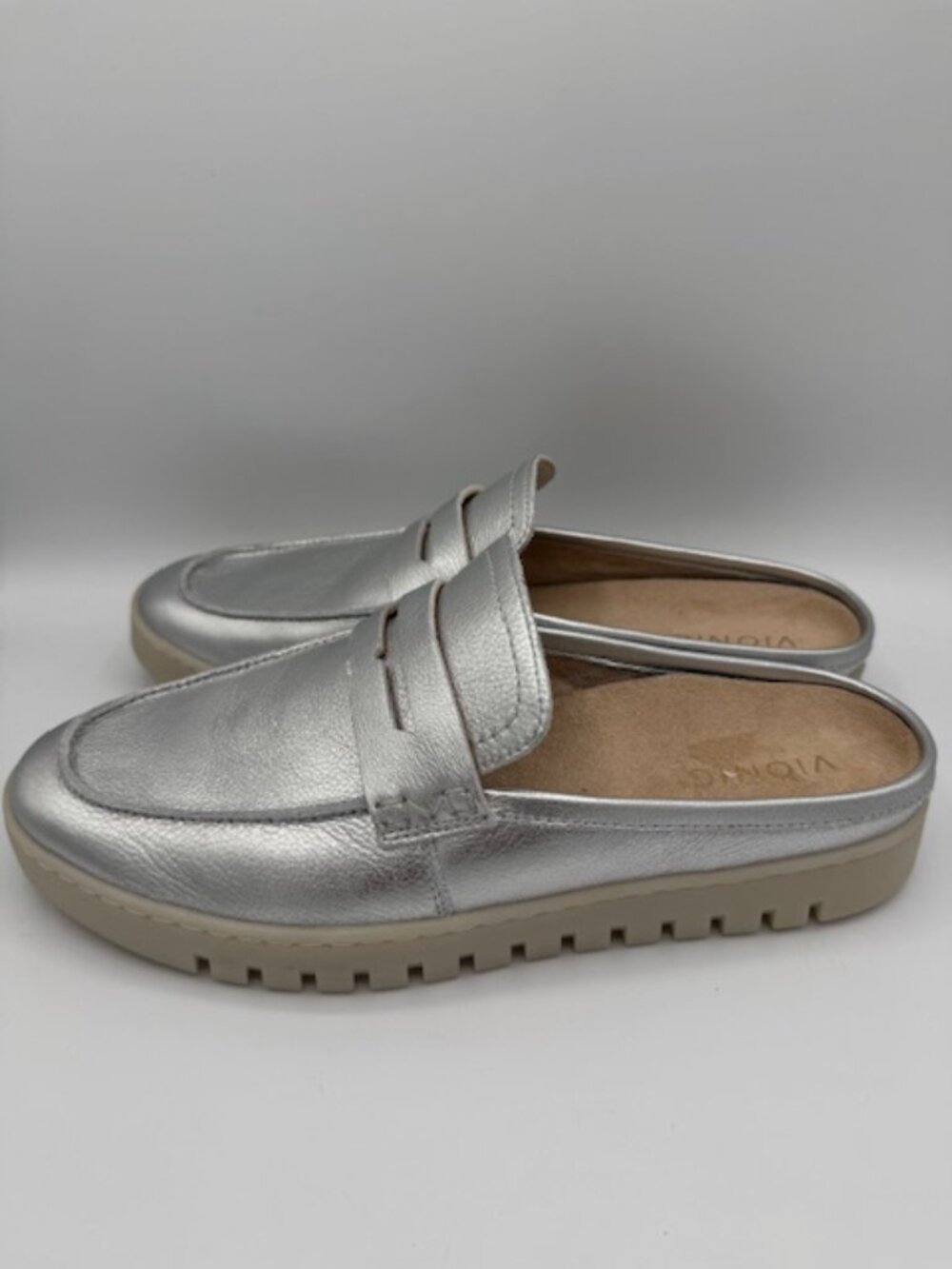 Vionic Women's Uptown Mule Metallic Silver Leather Size 10 Wide